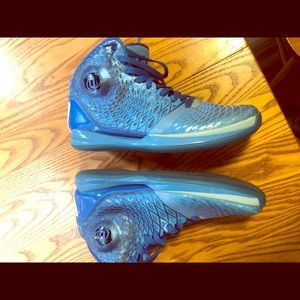 Men’s Adidas shoes size 11